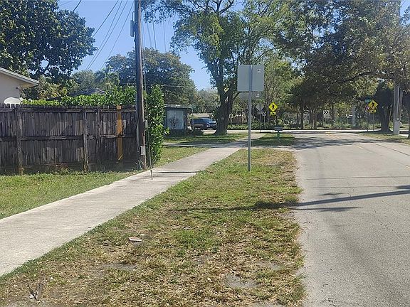 4th image of 5825 Fillmore St