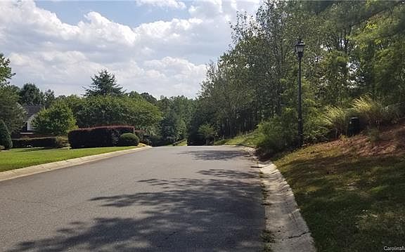 3rd image of 333 Vanderlake Dr #48