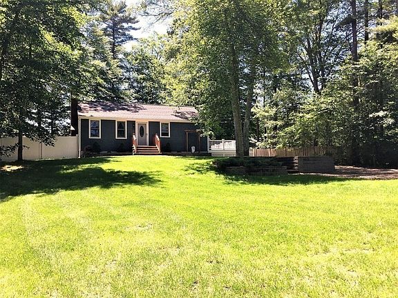 2nd image of 829 Auburn St