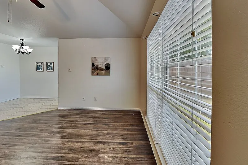 3 bed, 2.0 bath, 1235 sqft, $1,875 — Photo 3