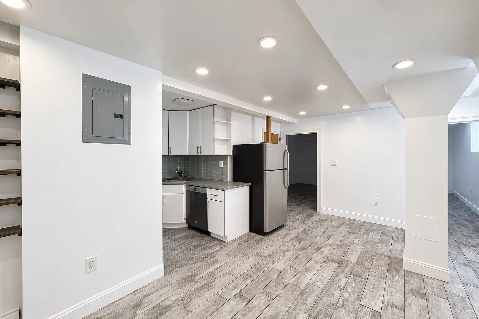 206 Calyer Street — Photo 4