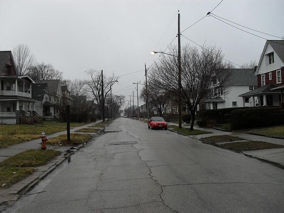 2nd image of 10923 Massie Ave