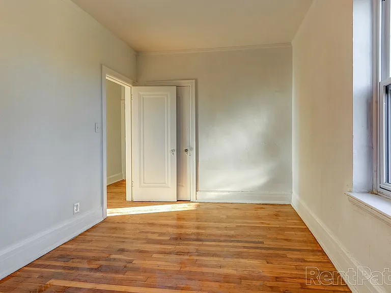 Manning Manor — Photo 27