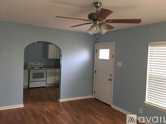 3rd image of 1050 Vanderbilt St Unit B