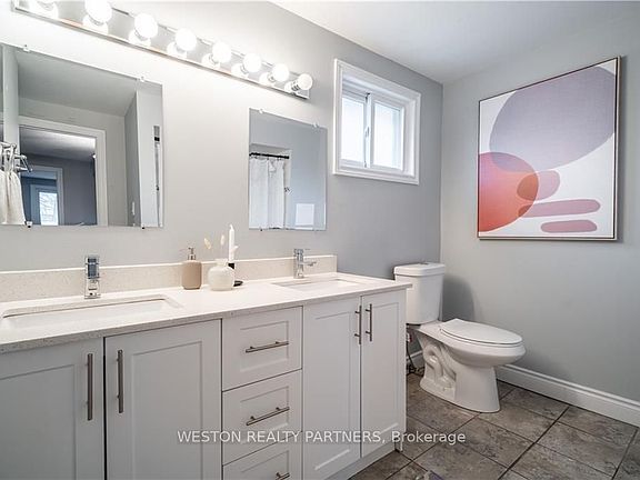3rd image of 125 Limeridge Rd W #8