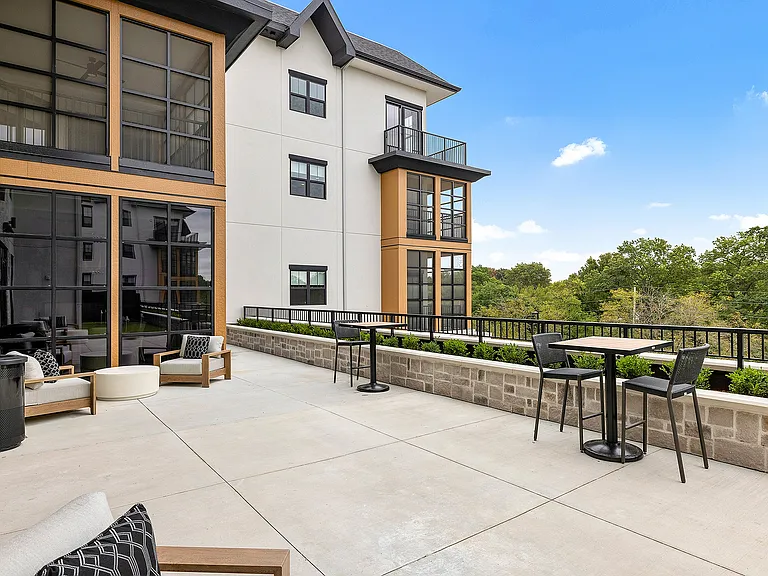 The Fieldston of Fairway - Outdoor Lounge