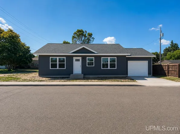 400 S Lake St, Ishpeming, MI 49849