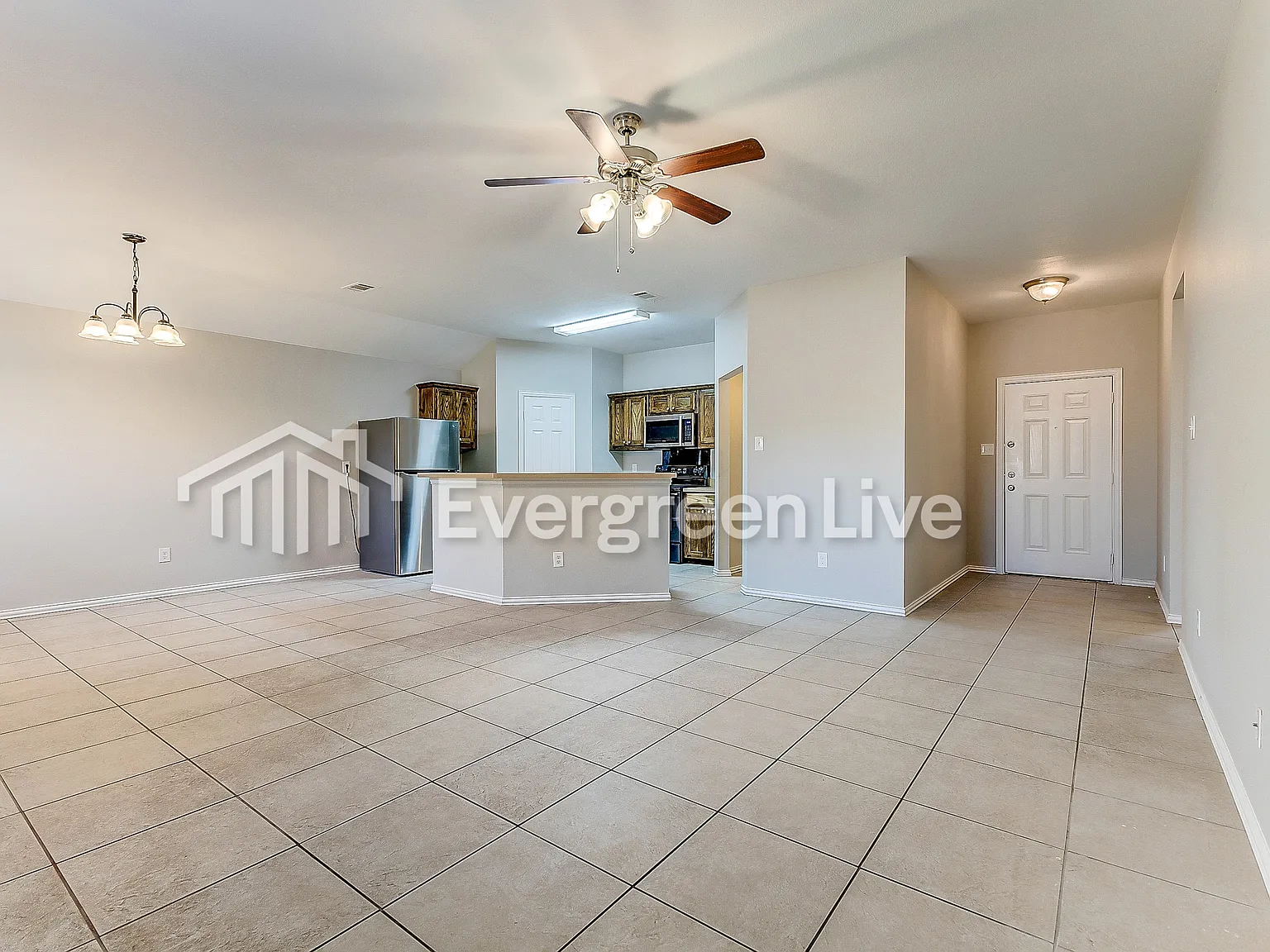 4 bed, 2.0 bath, 1492 sqft, $1,995 — Photo 3