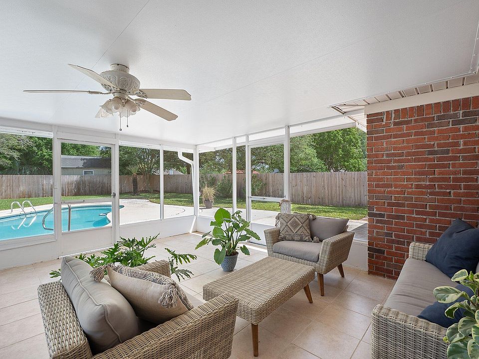 1st image of 2618 Barefoot Creek Cir