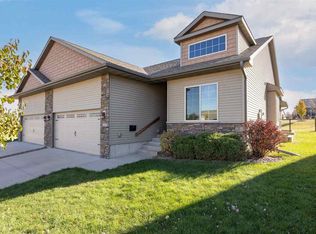 1217 Copper Mountain Dr, North Liberty, IA 52317