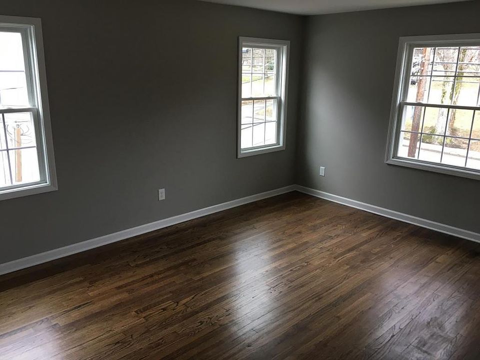 1st image of 506 N Race St APT 10