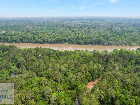 13 Moss Lndg, Jesup, GA 31545