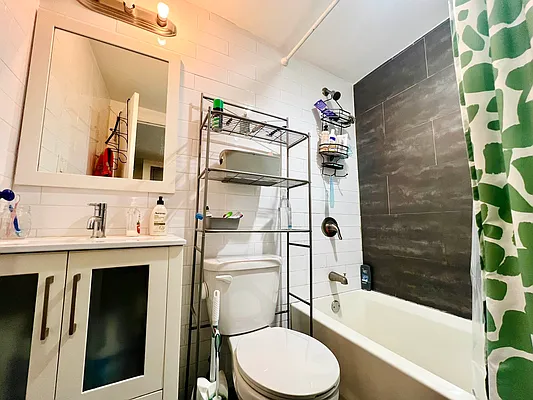 Rented by EXR | media 7