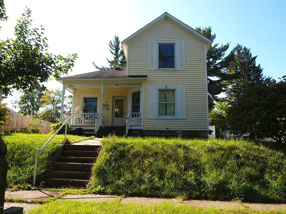 1st image of 706 W Grand St