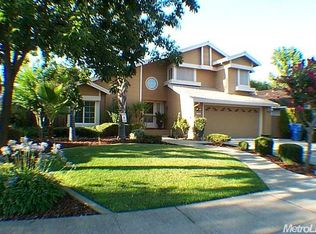 1920 Oak Bluff Way, Sacramento, CA 95833