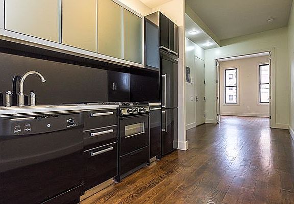 4th image of 179 Maujer St #1B