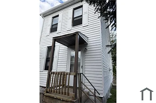 209 21st St Photo 1