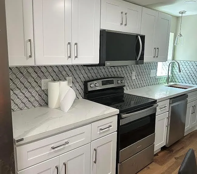 2221 Tacoma Ave — Photo 4