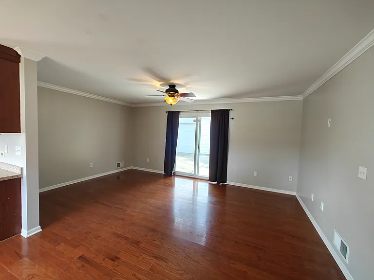 35748 Rolf St — Photo 7
