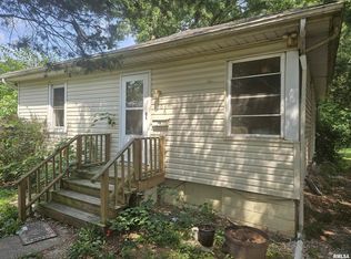 806 Fairland St, Benton, IL 62812