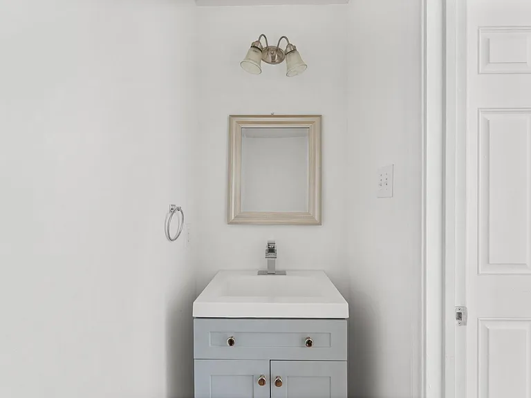 6 Druids Glen Pl — Photo 17