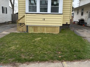 12 Apple St, East Rochester, NY 14445