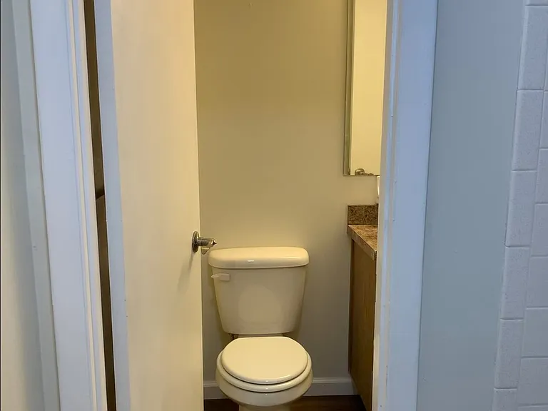 2515 Holly Rd — Photo 11