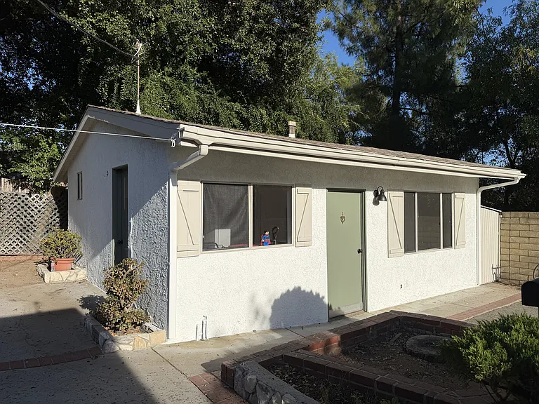 1634 Orange Tree Ln #ADU — Photo 1