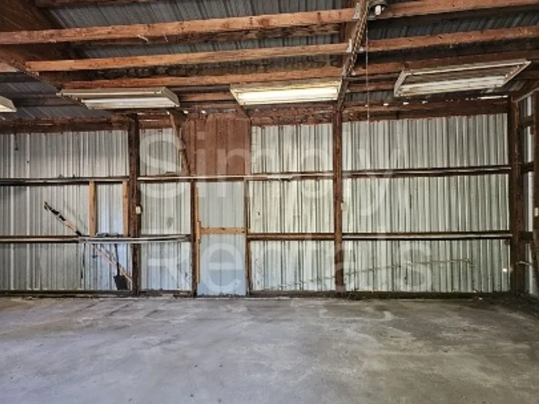 1107 Esma Shop — Photo 4