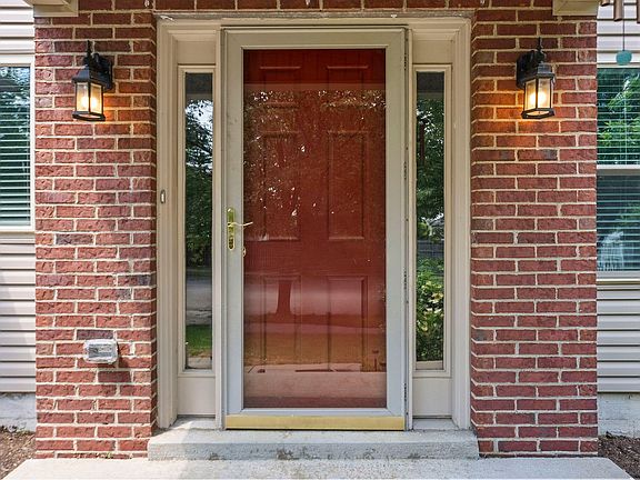 4th image of 2320 Prescott Ln