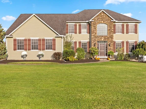 2 Hidden Brook Way, Auburn, NY 13021