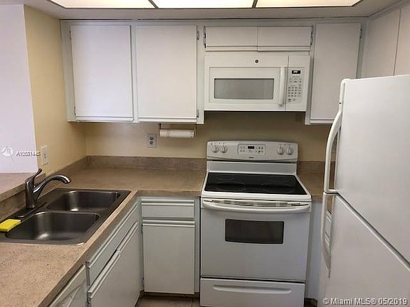 2nd image of 1508 SE Royal Green Cir #201