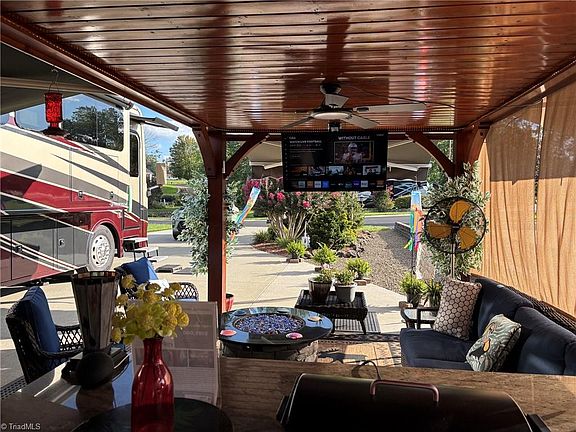 5th image of 2524 Edmonds Rd #56