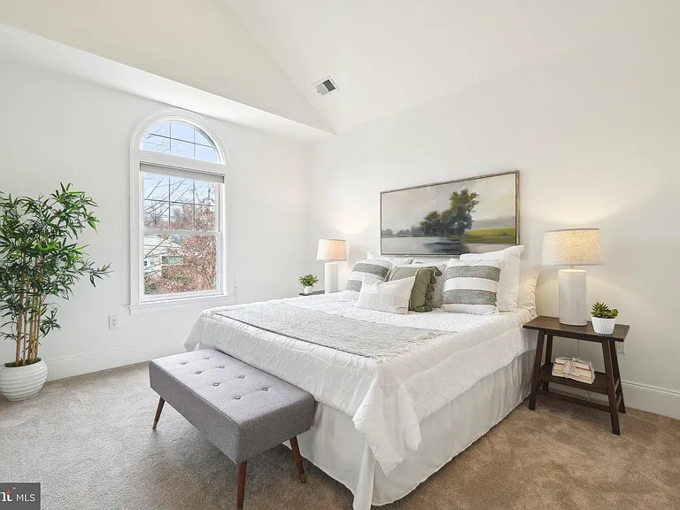 2837 Myrtle Ave NE — Photo 15