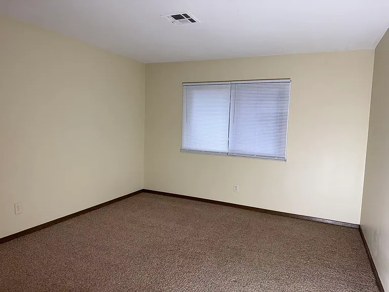 2709 Boxwood Ln — Photo 6