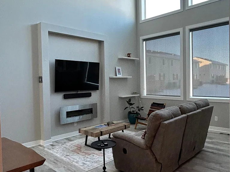 1516 NE Mocking Bird Ln — Photo 1