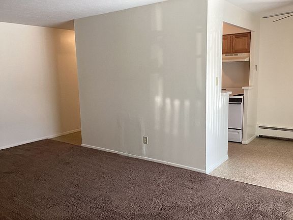 3rd image of 24130-36 Euclid Ave #32-A2