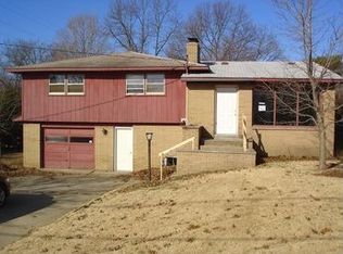 633 Eastern Ave, Allegan, MI 49010