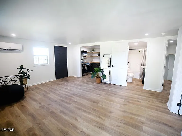 308 Cottonwood St — Photo 4