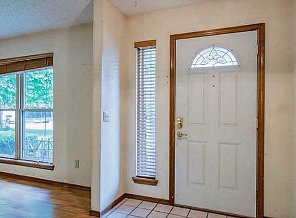 3rd image of 633 S Willowood Dr