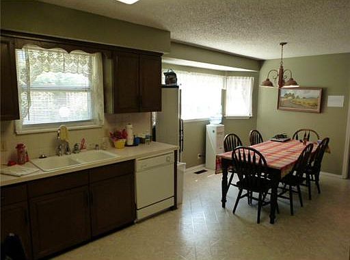 3rd image of 504 W Valley West Dr