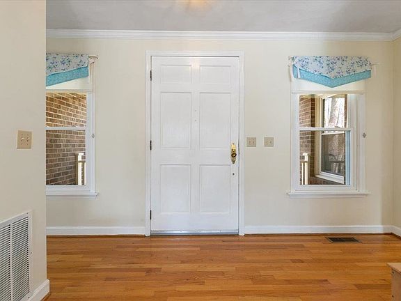 5th image of 1702 Sterling Dr