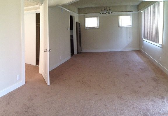 2nd image of 1539 W 69th St