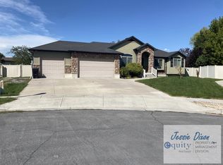 2747 S 1475th Cir W, Syracuse, UT 84075