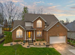 999 Forest Lake Dr, Lexington, KY 40515