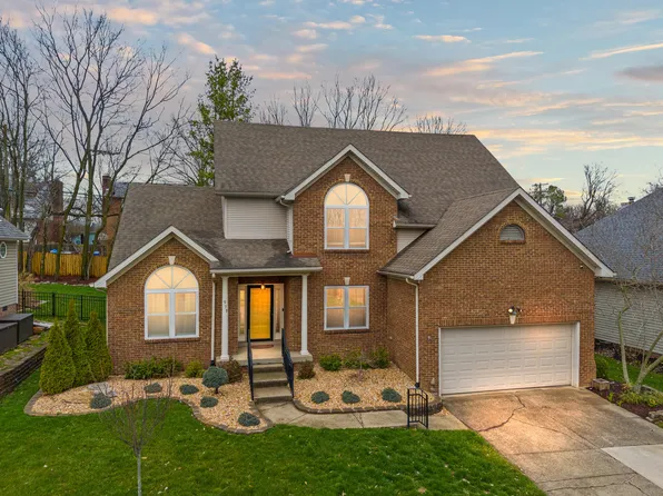 999 Forest Lake Dr, Lexington, KY 40515