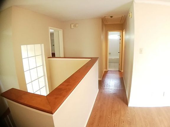 5th image of 2228 Saint James Pl