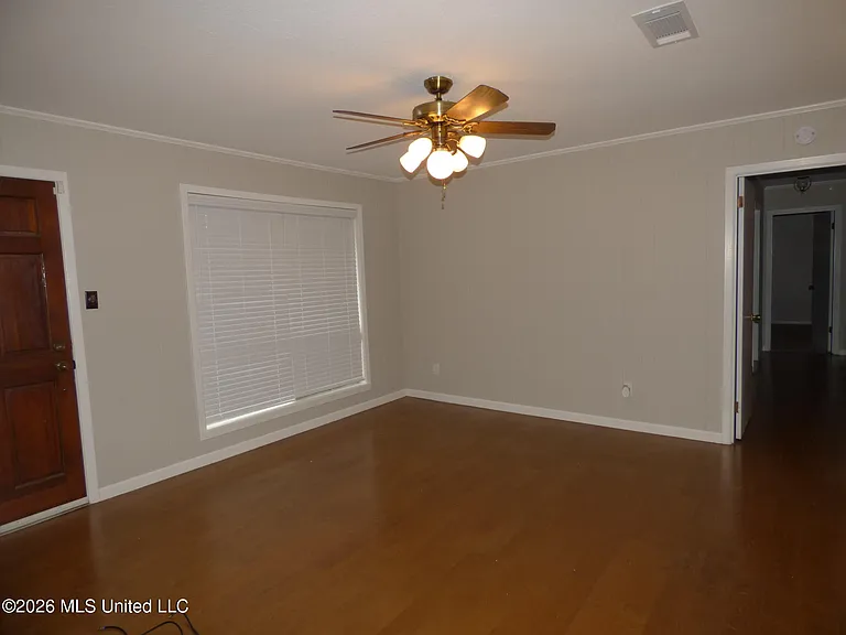 238 Westview Cir — Photo 2
