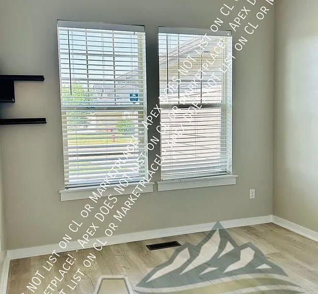 801 E Ionia Dr — Photo 11