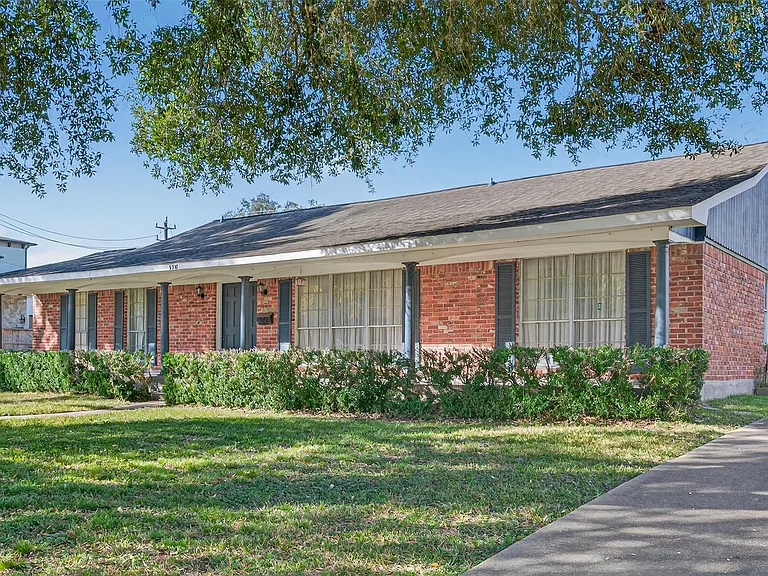 9310 Cliffwood Dr — Photo 2